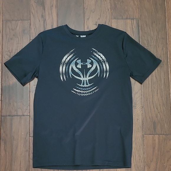 Under Armour boy's black t-shirt featuring a unique graphic design size XL - Picture 1 of 5